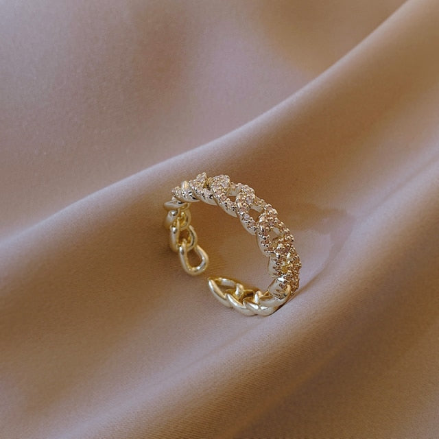 Luxury Twist Fashion Ring