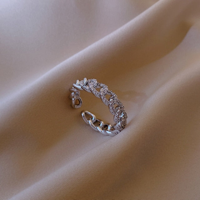 Luxury Twist Fashion Ring